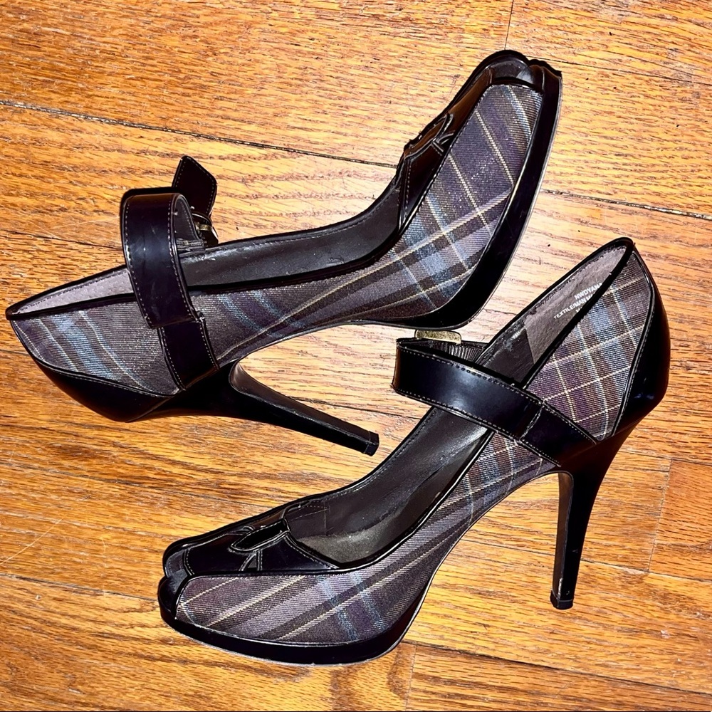 Nine West brown plaid peep toe heels with small platform under ball of foot
